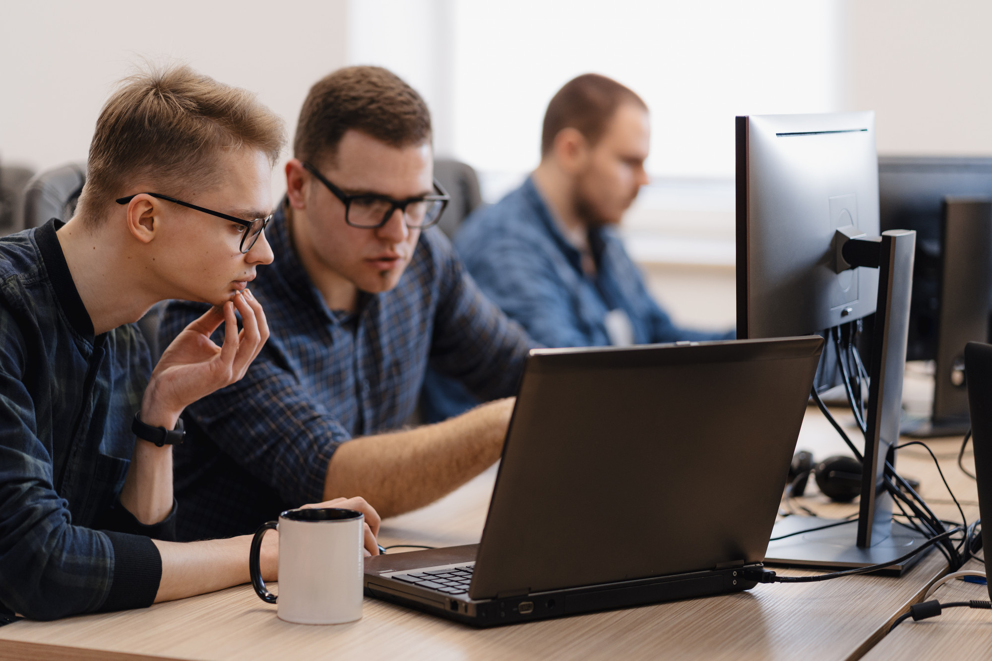 Imagem de capa: Testes regressivos: a chave para evitar bugs e manter a estabilidade do seu software